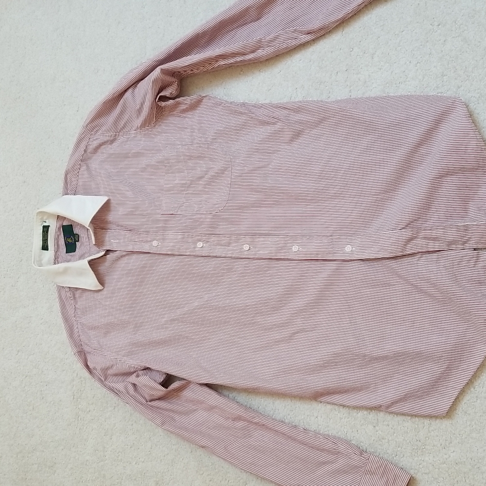 Men's flitted striped shirt.